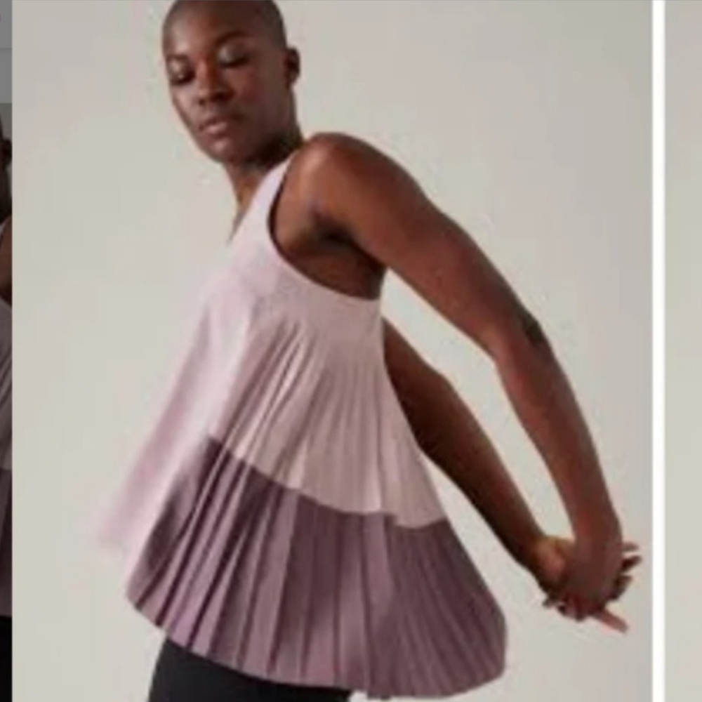 NWT Athleta Swing Forward Pleated Tank Top